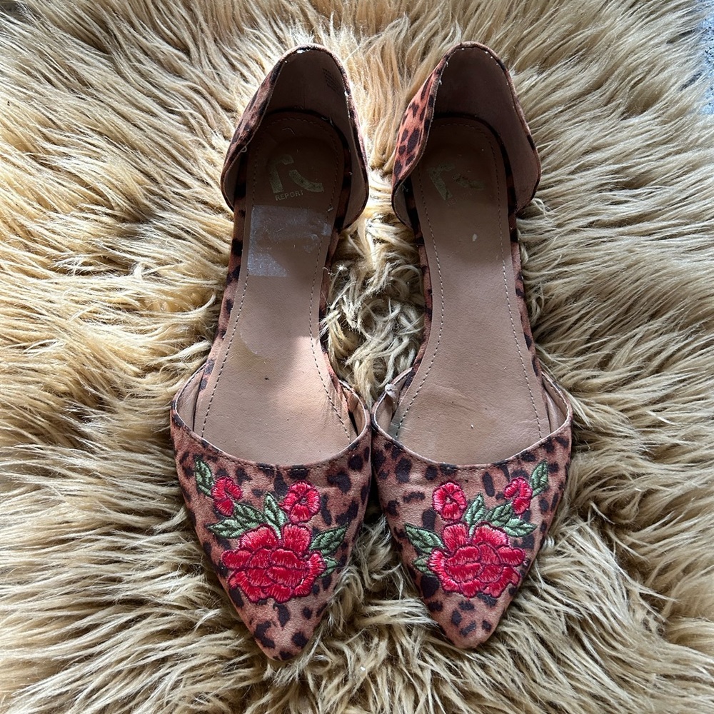 Report Size 9 flats